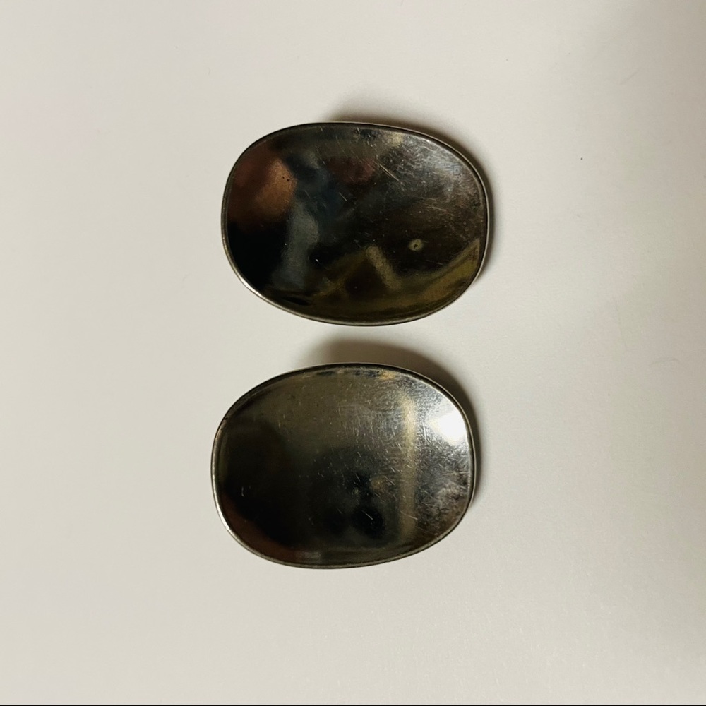 Vintage silver oval clip-on earrings - Picture 2 of 3